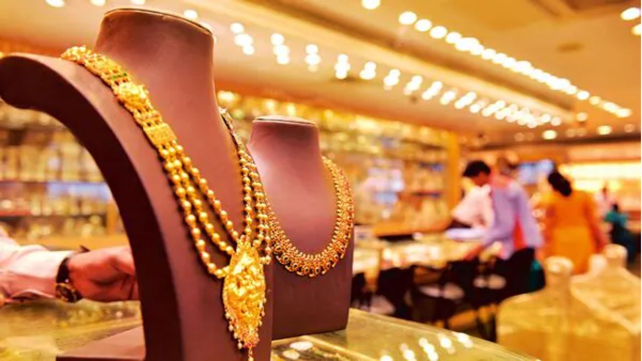 Gold and silver prices slip in early trade; Market volatility persists
