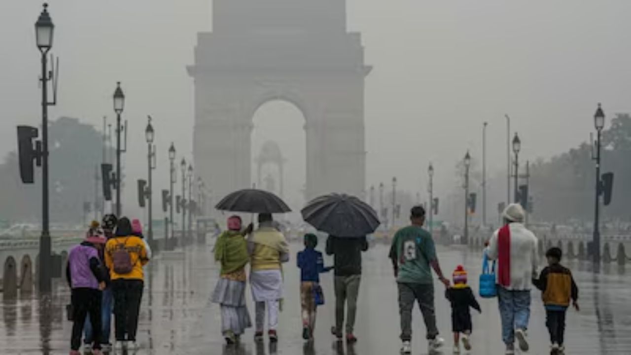 IMD issues yellow alert as rain and gusty winds sweep Delhi-NCR