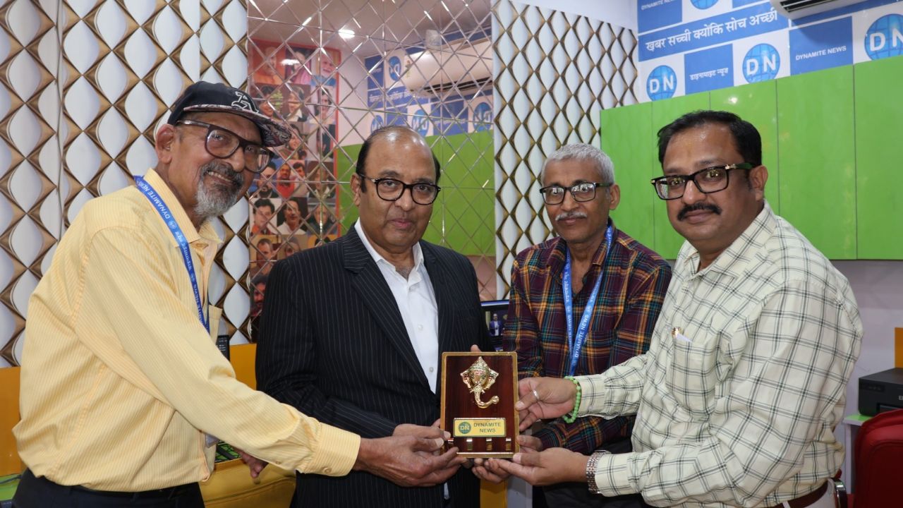 Justice DB Bhosale honoured with Dynamite News Memento 