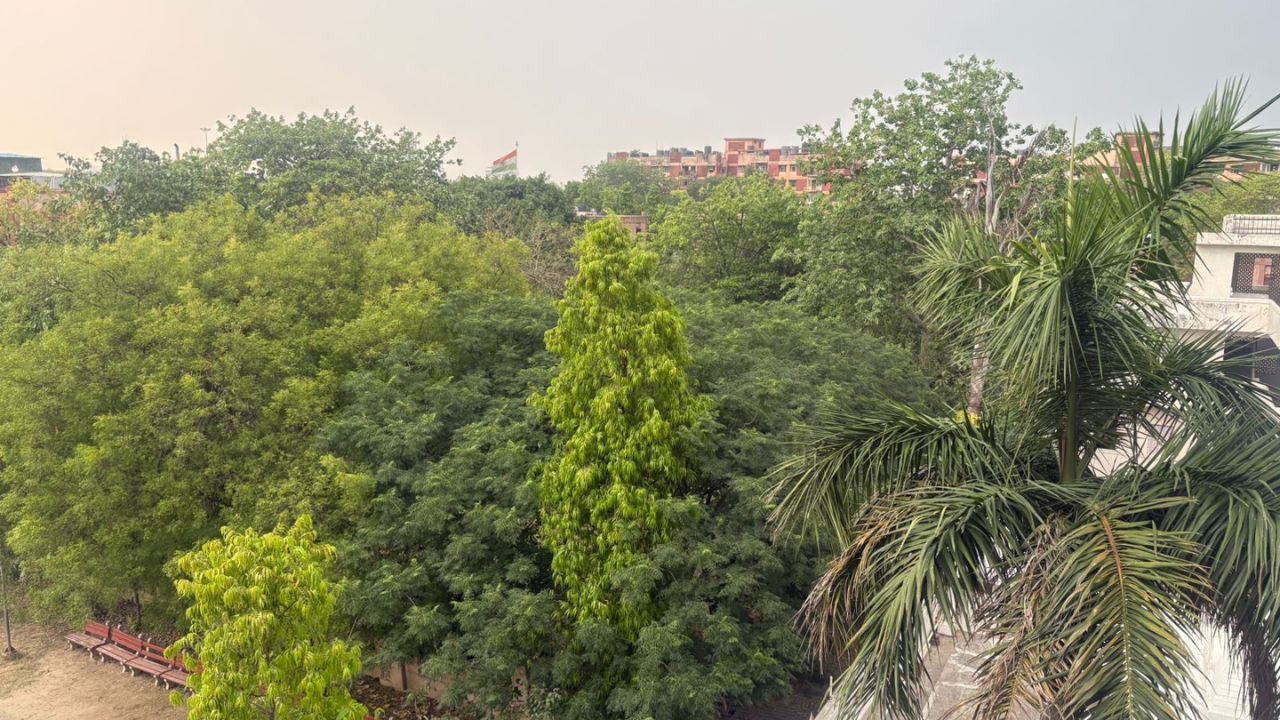 Weather takes a turn in Delhi-NCR briefly; Strong winds and light rain bring relief from heat