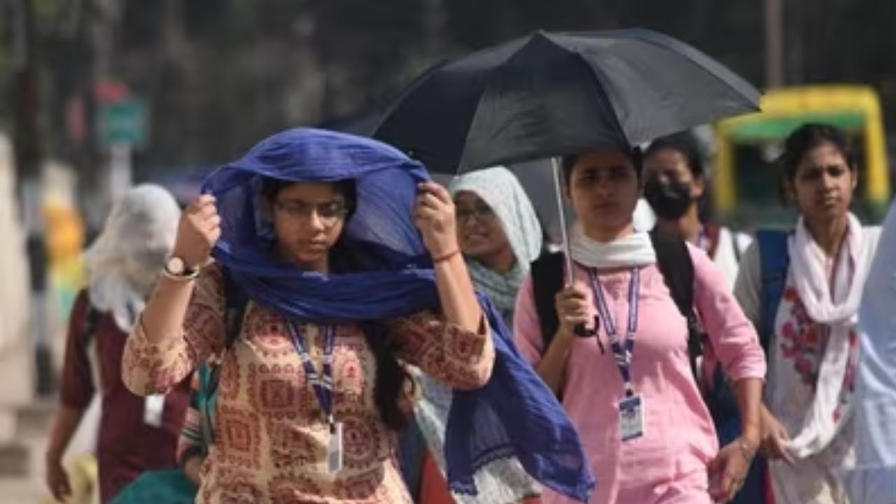 IMD issues widespread heatwave alert; North India sizzles above 40°C