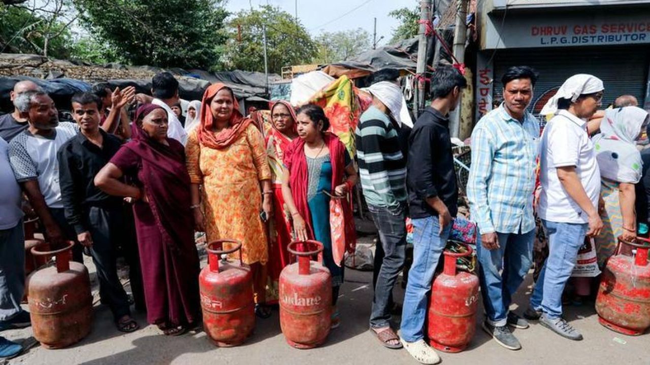 LPG delivery crisis deepens in Malwa; Over 19,000 bookings pending beyond 10 days