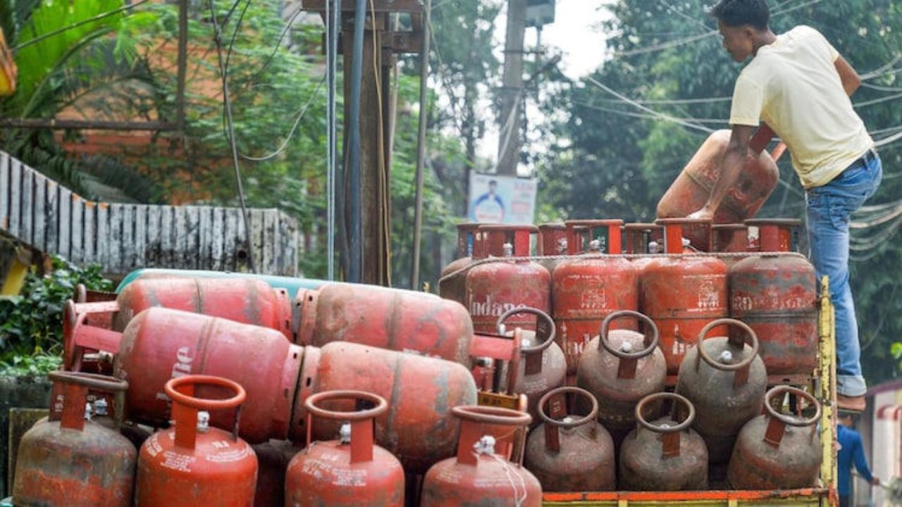 LPG Prices: Check here latest rates in Delhi, Mumbai, and Other Cities