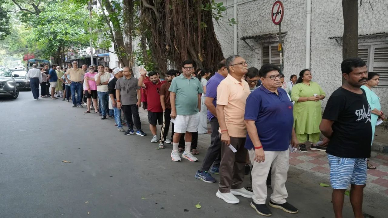 Bengal Elections Phase 2 Voting 2026 : Violence Erupts in Bengal Polls; BJP-TMC Fight Intensifies