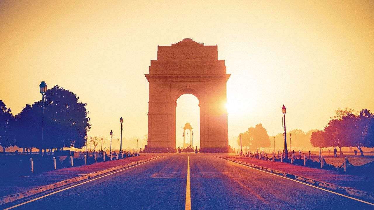 How long will the 44°C heatwave conditions continue in the capital?
