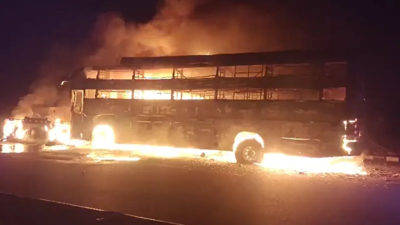 Agra-Lucknow expressway horror: Bus bursts into flames after tanker crash, 2 dead, dozens injured