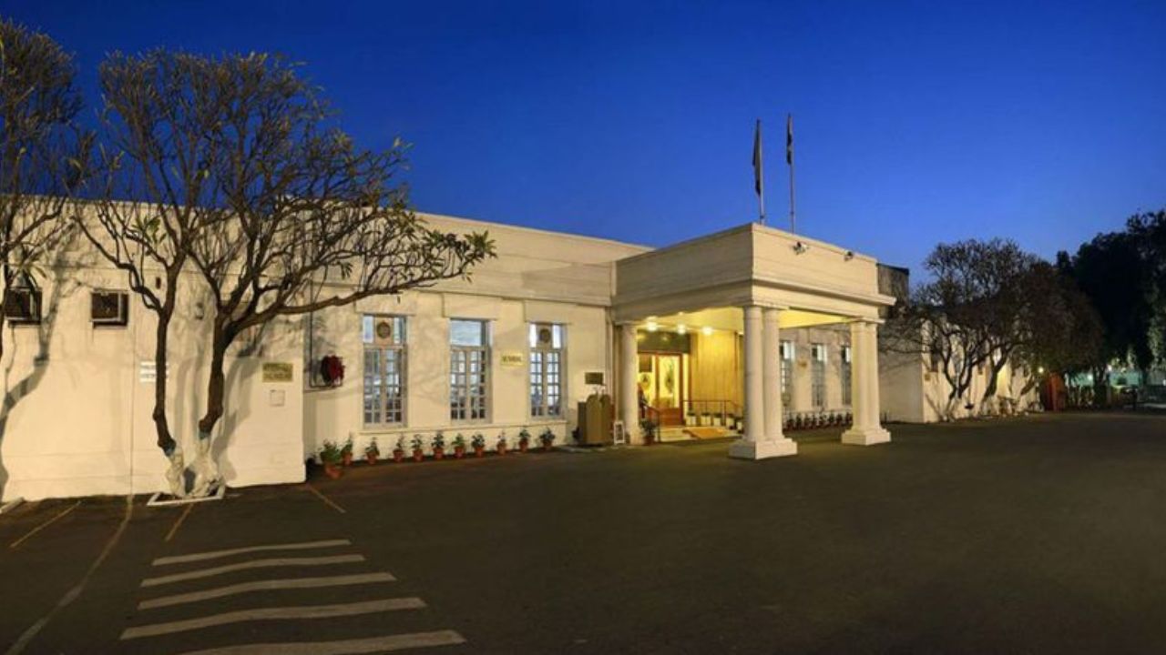 Centre orders re-entry, resumption of Delhi Gymkhana Club premises; Directs handover by June 5