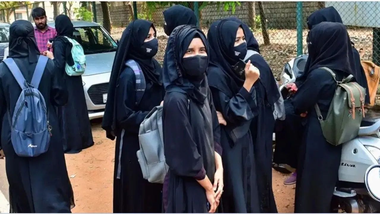 Karnataka allows school students to wear hijab, withdraws BJP govt’s 2022 order