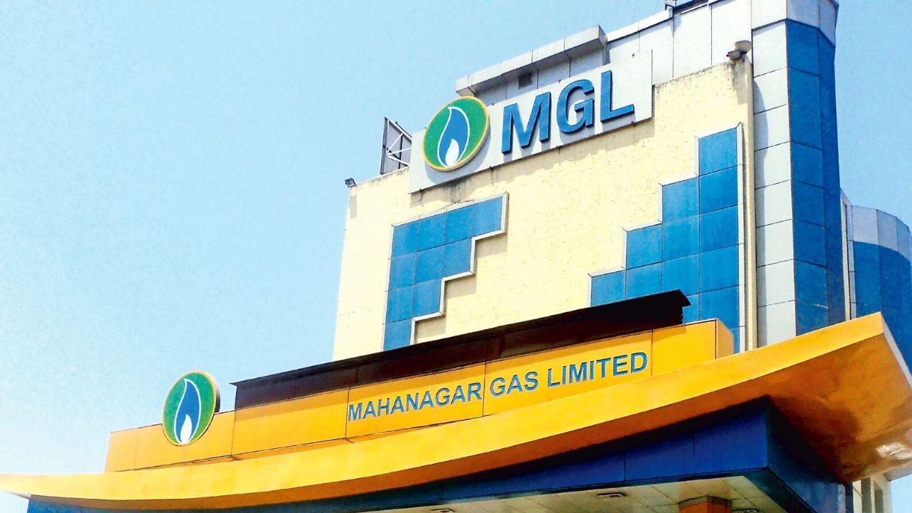 MGL hikes CNG price to Rs 84/kg in Mumbai; Auto unions seek fare hike