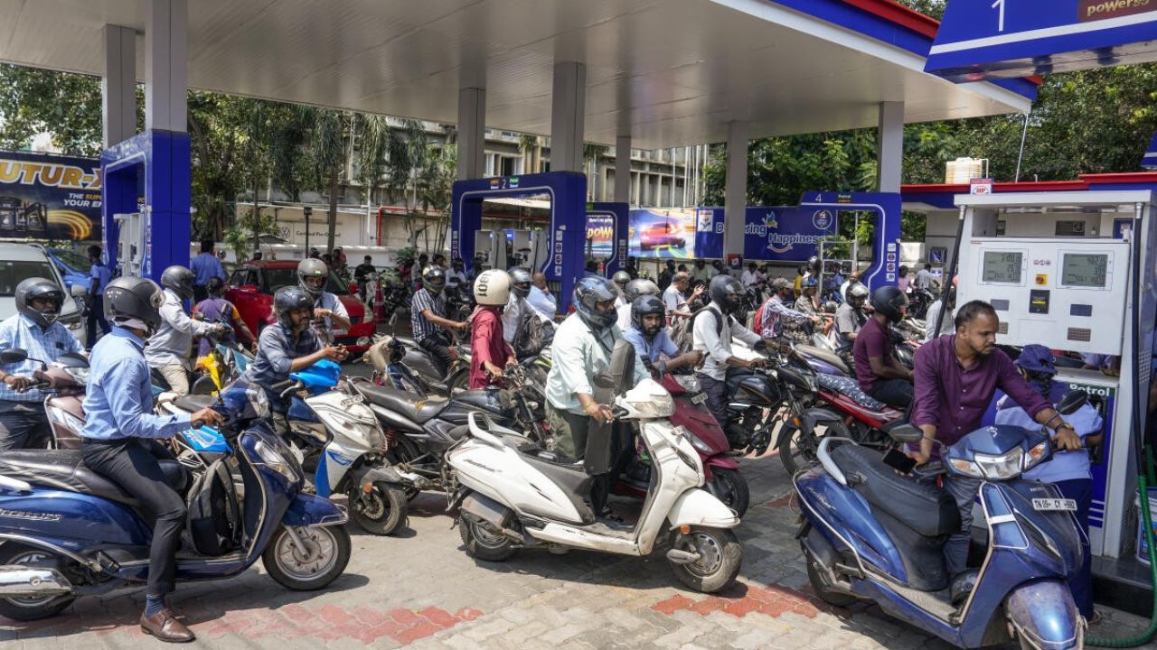 Fuel Price Shock! Petrol-Diesel become costlier again, Common man feels the Heat