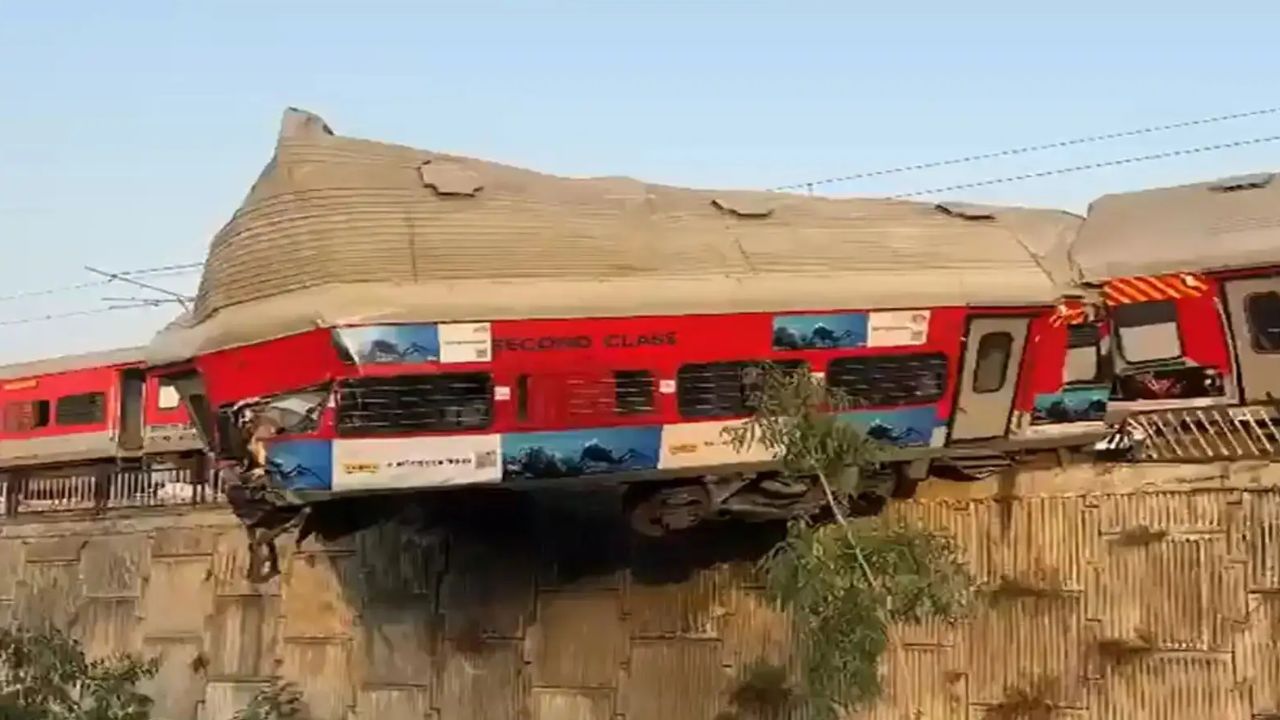 Ujjaini Express derailment in Rishikesh: Massive rescue operation underway to clear tracks