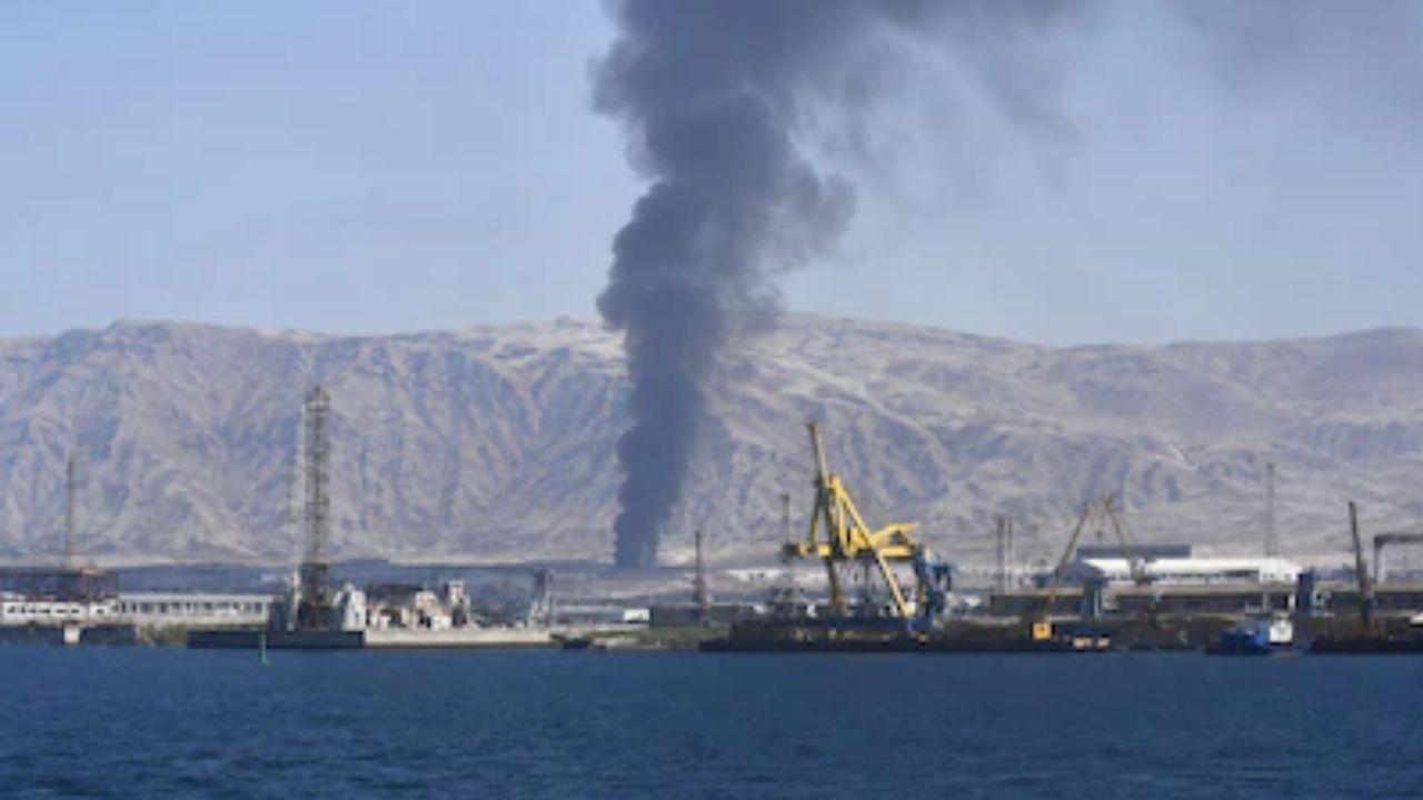 Ceasefire Shattered! US Strikes Iranian Ports of Qeshm and Bandar Abbas