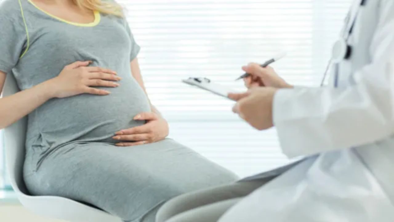 What Causes Bleeding In The First Trimester? Experts Share Important Facts