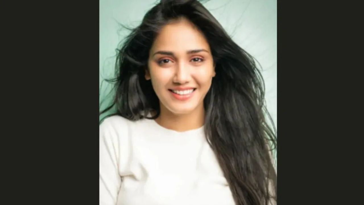 ‘My Life Has Become Hell’: Twisha Sharma’s Final Messages Surface Before Death