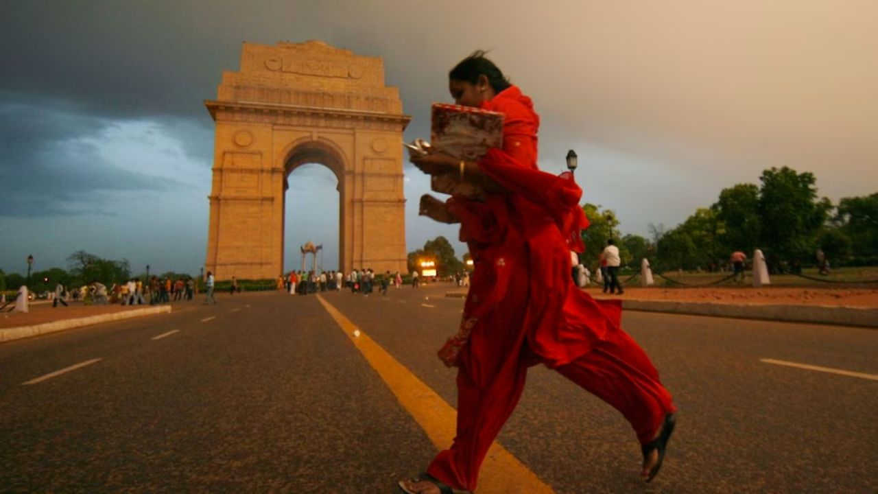 Delhi Braces for Hotter Days Ahead After Brief Rain and Hailstorm Relief