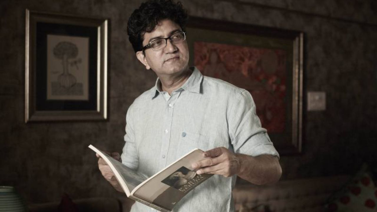 Lyricist Prasoon Joshi appointed chairman of Prasar Bharati