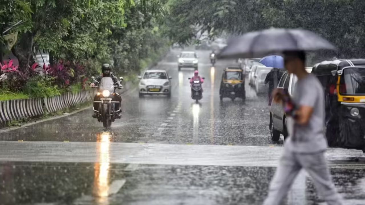 Delhi Weather Update: IMD issues yellow alert as rain, lightning and gusty winds lash national capital