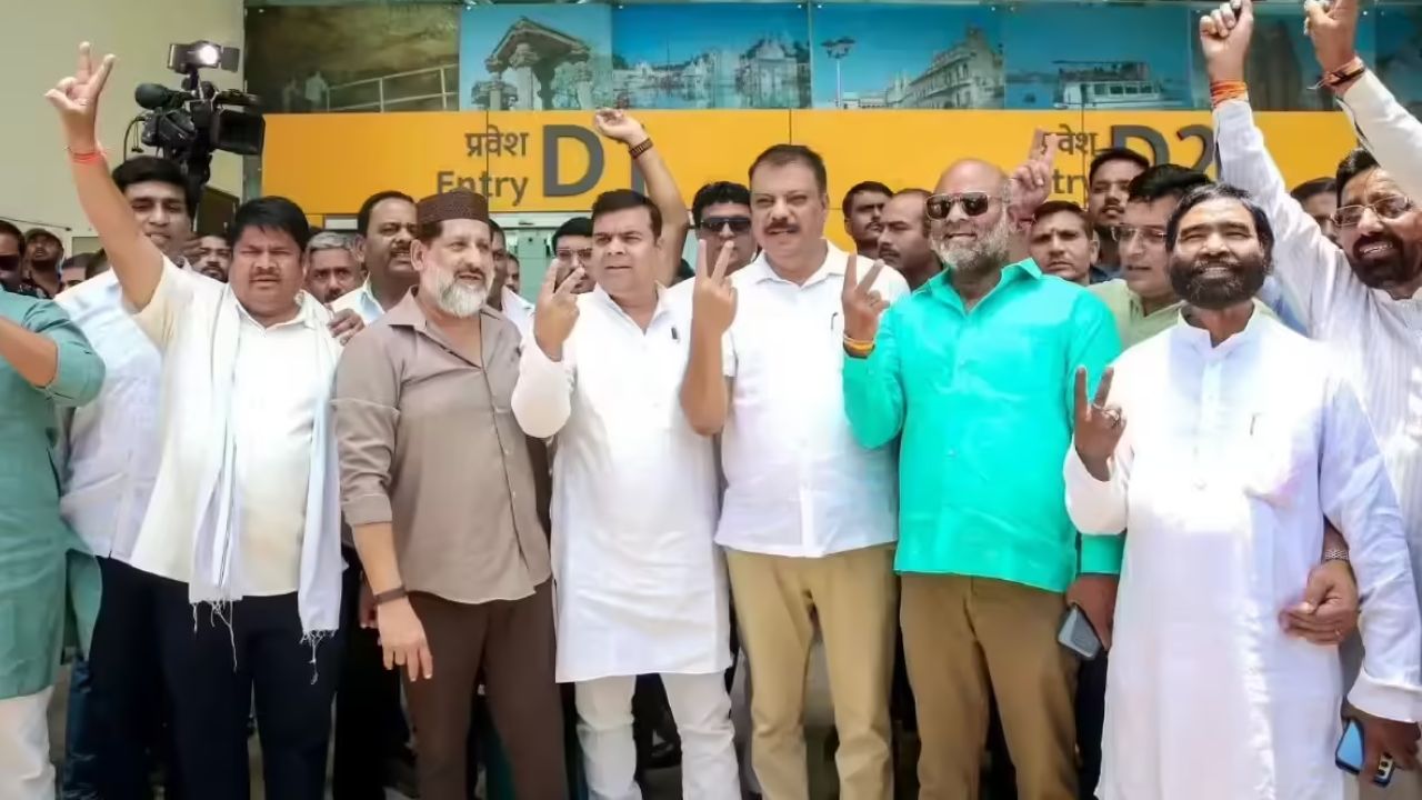 Rajya Sabha Elections: Congress moves Madhya Pradesh MLAs to Karnataka, levels poaching charge at BJP