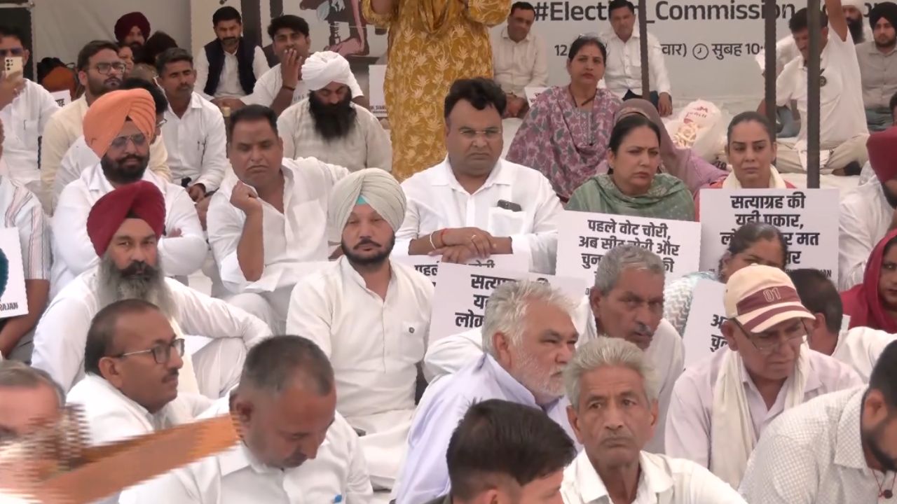 Congress holds ‘Satyagraha’ at Jantar Mantar; Targets Election Commission over Rajya Sabha nomination row