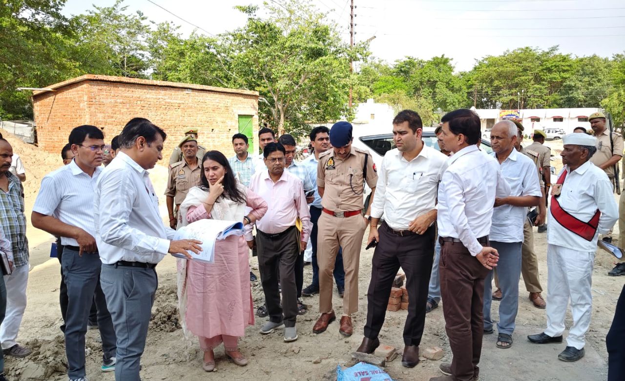 DC Saumya Agarwal inspects projects (Dynamite News)