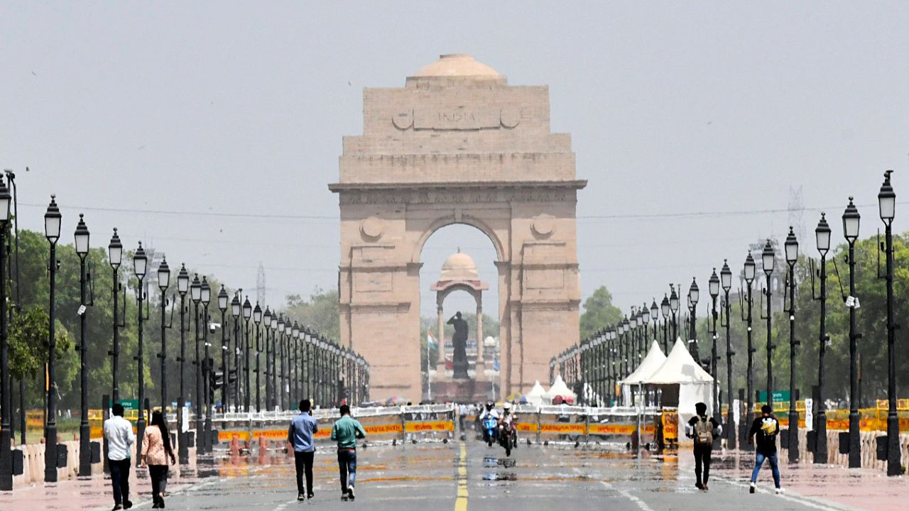 Delhi temperatures stay below 40°C, but is a bigger weather change coming?