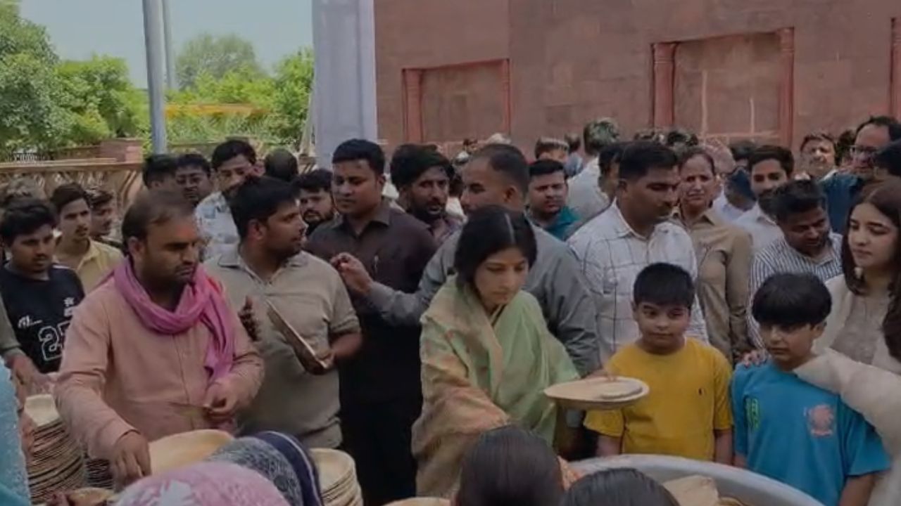 Mainpuri MP Dimple Yadav visits Saifai; Demands fair probe into Lucknow fire incident