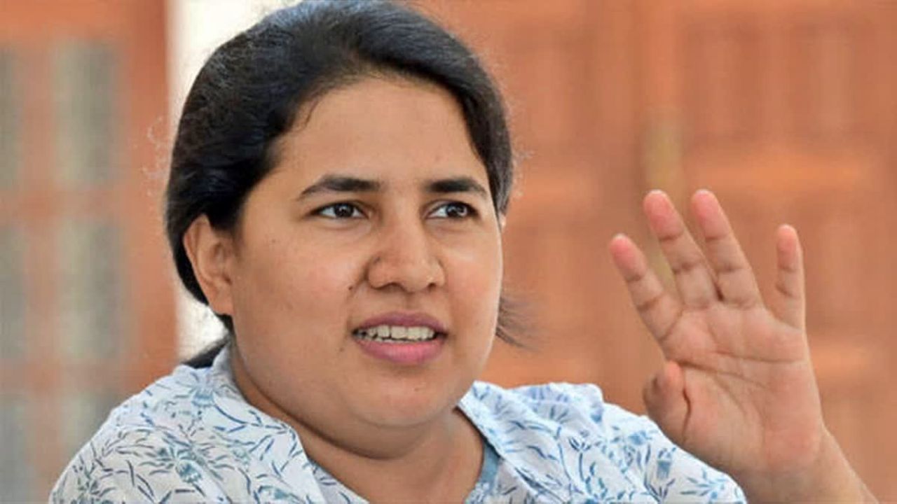 ED Summons Veena Vijayan Again: What investigators want to know in the ₹2.78 crore CMRL case