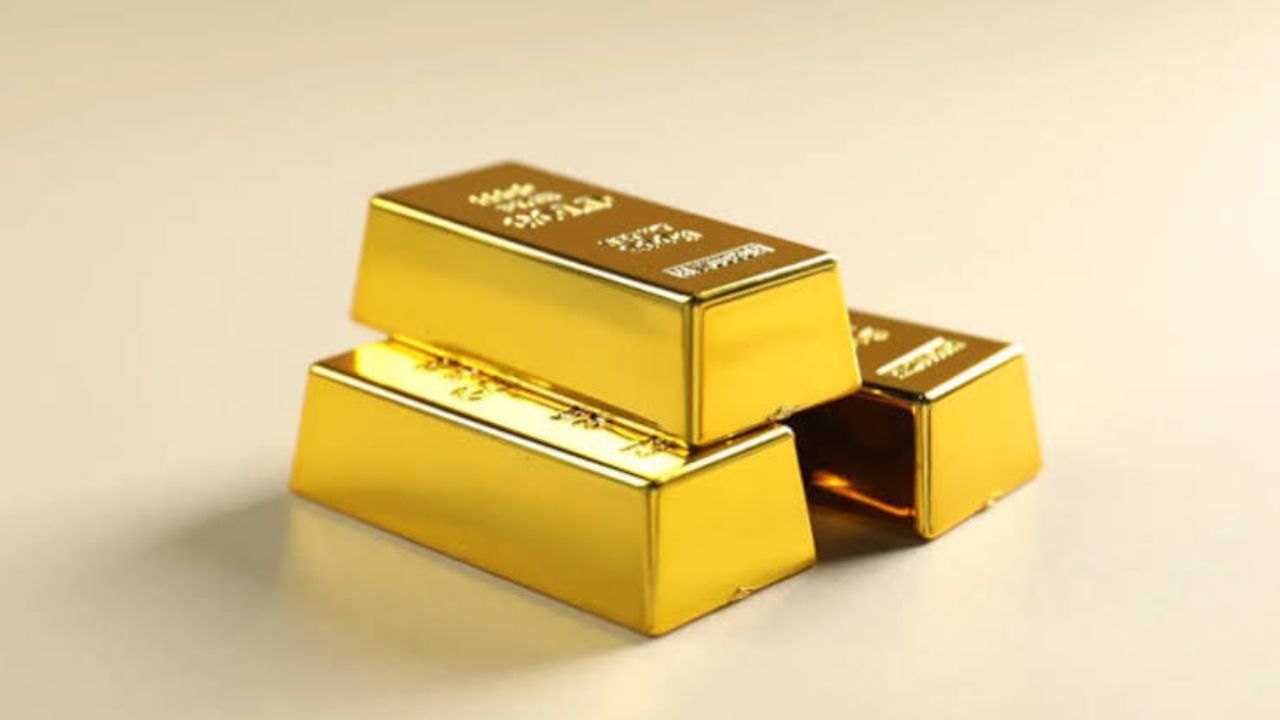 Gold Price Today: Gold falls below $4,000 as US-Iran talks trigger market shift