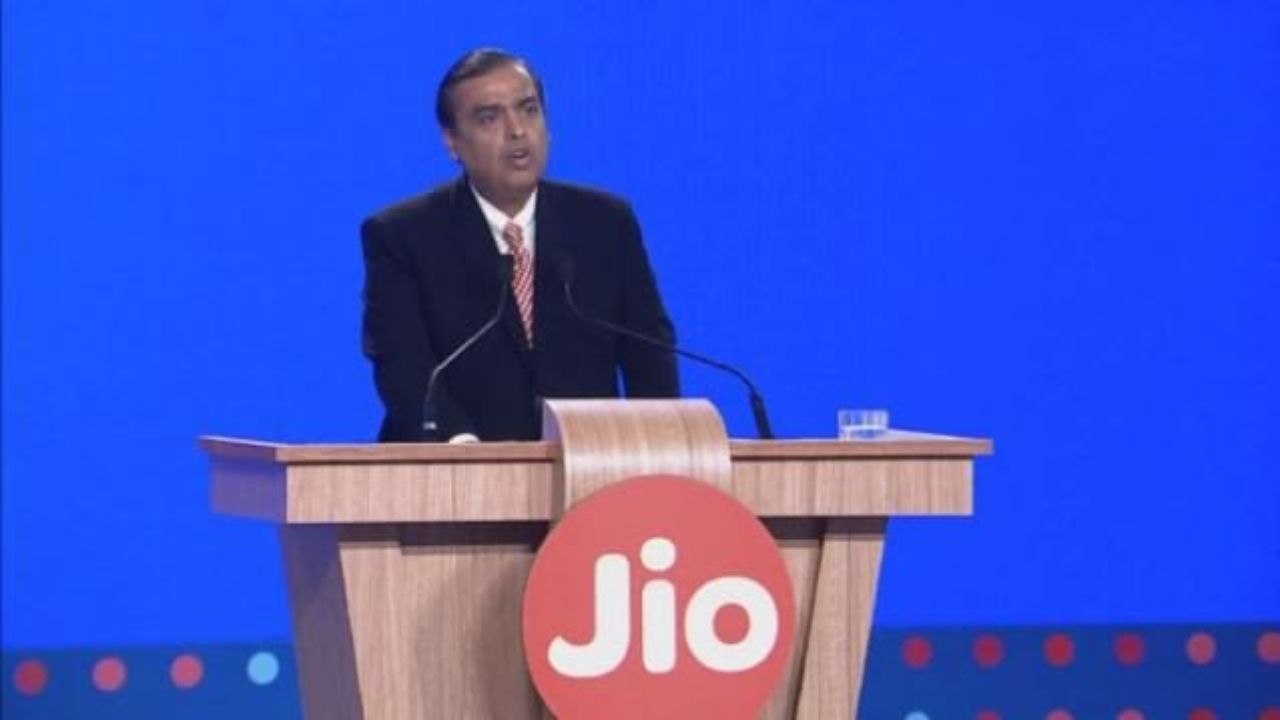 Mukesh Ambani announces Jio IPO; Draft papers to be filed with SEBI today