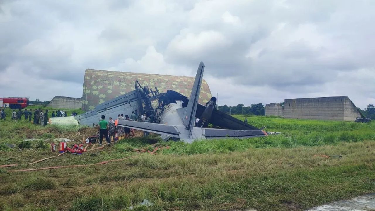 Assam: IAF AN-32 transport aircraft crashes at Jorhat Airbase; Catches fire during landing