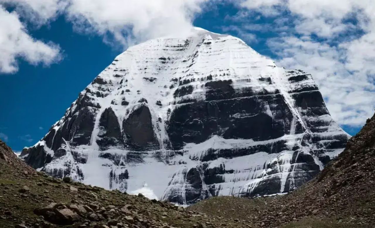 Kailash Mansarovar Yatra 2026 Begins: First batch of pilgrims crosses into China through Nathu La Pass