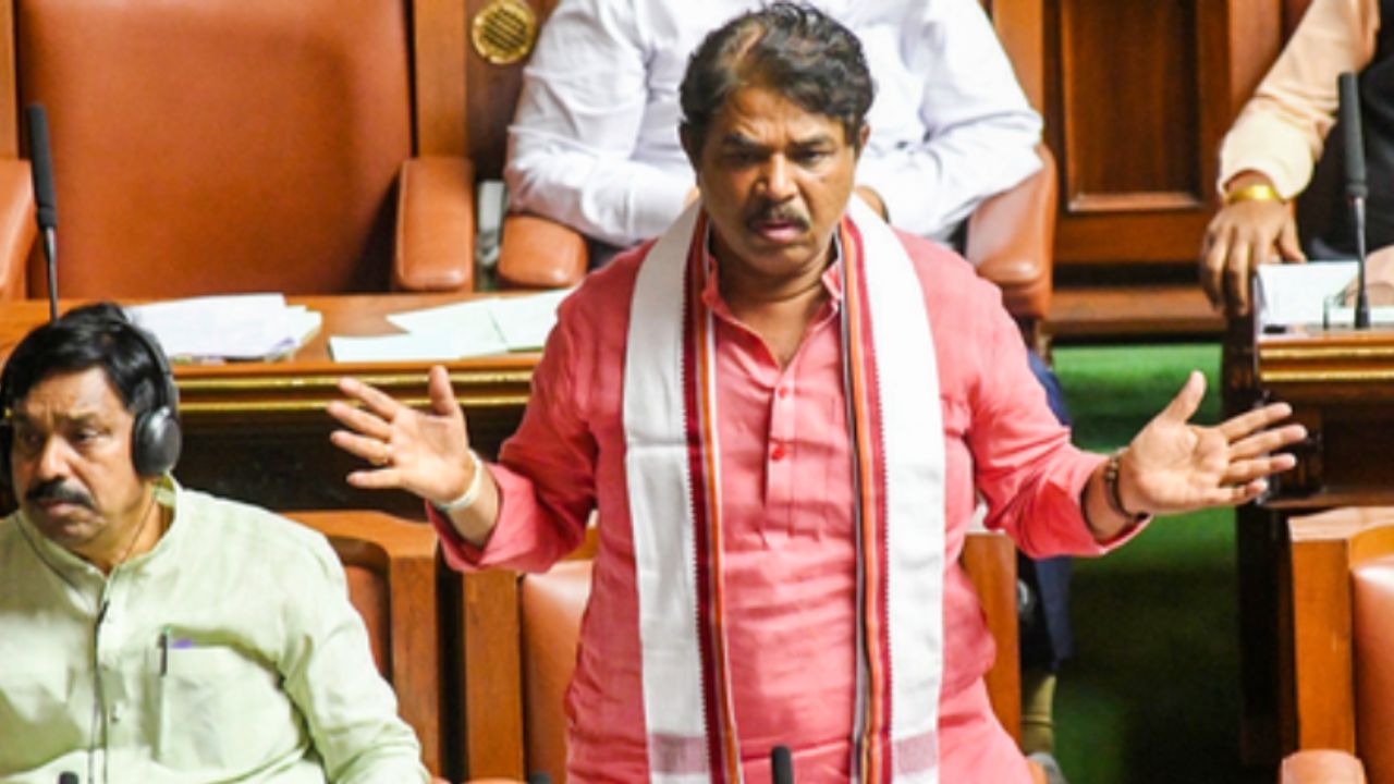 K’taka BJP flags Rs 225 crore Gruha Lakshmi ‘scam’; Calls it ‘state-sponsored cybercrime’
