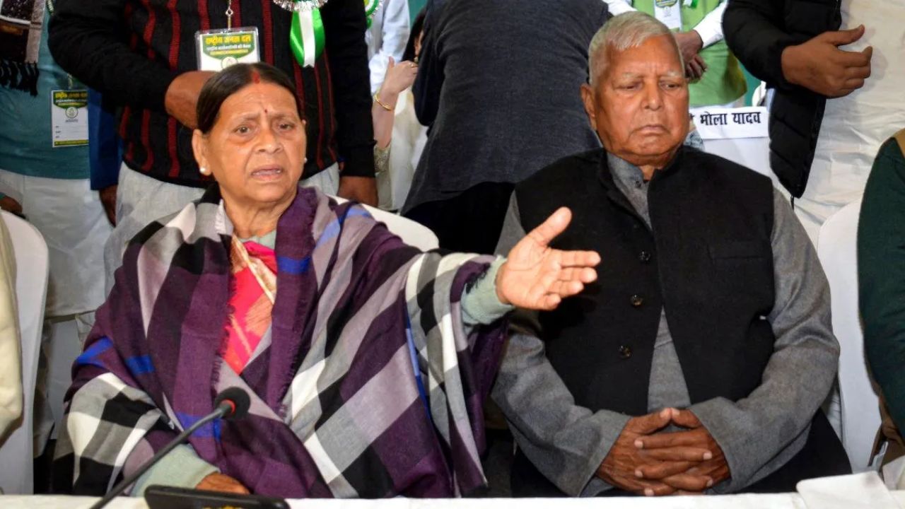 Lalu, Rabri reject Y-category security after Z+ downgrade; RJD workers take guard duty