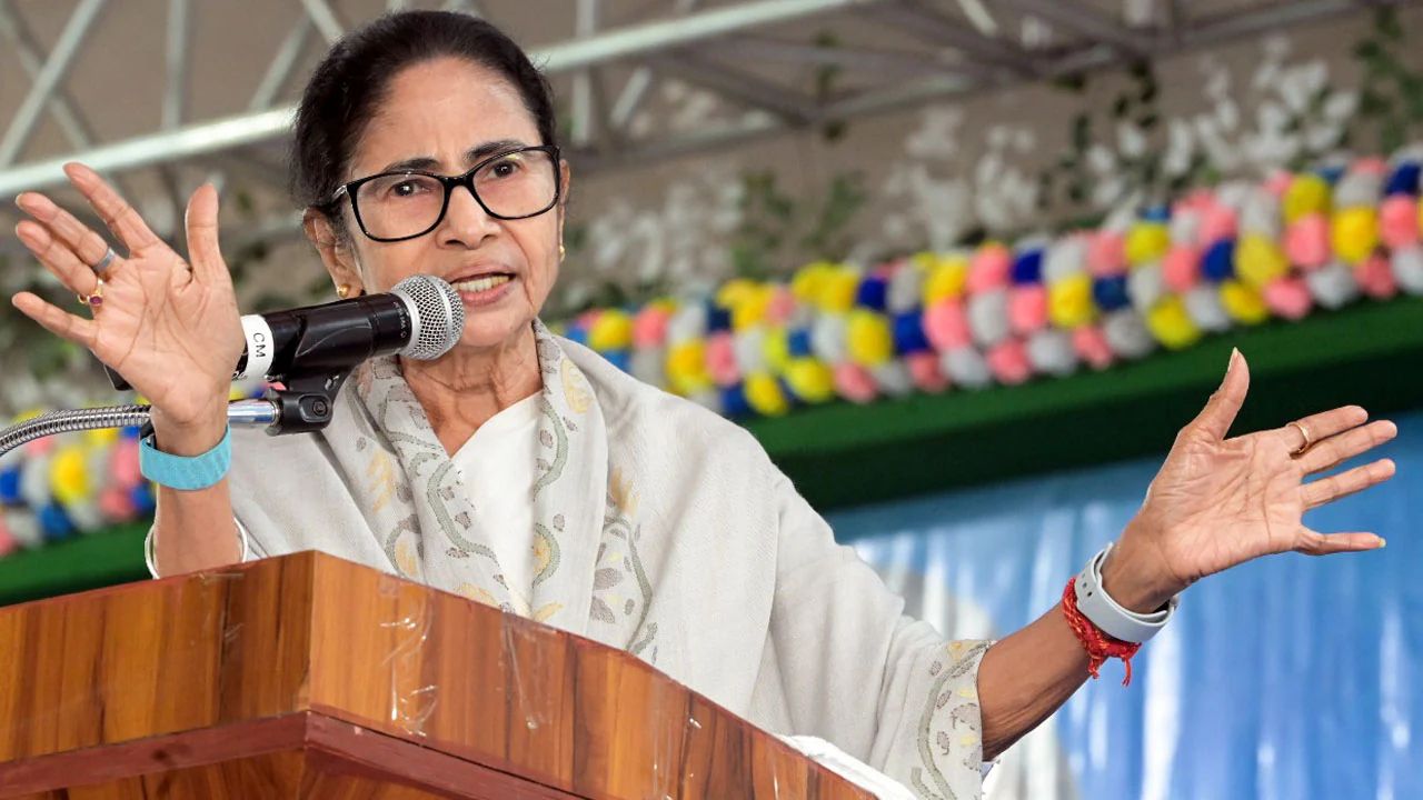 Only 14 leaders turn up for Mamata Banerjee’s TMC meeting; Is a bigger political challenge emerging?