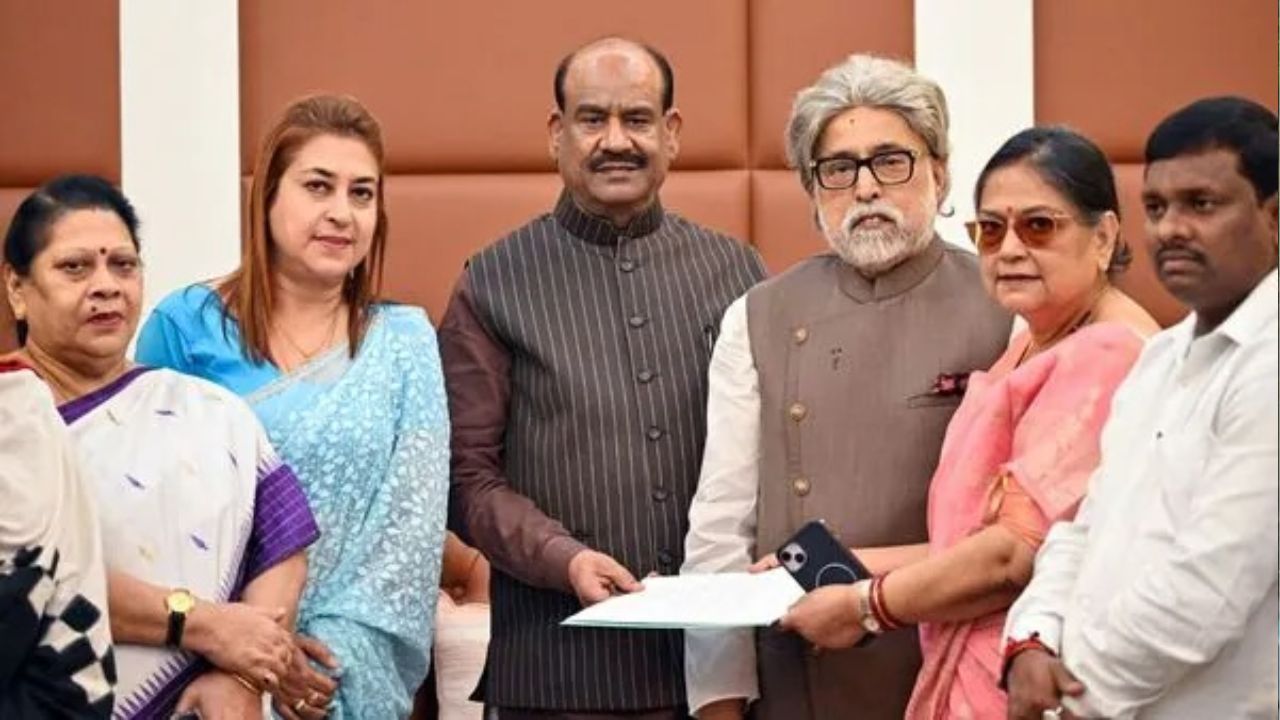 Lok Sabha Speaker May Allot Separate Seating to TMC Rebels MPs