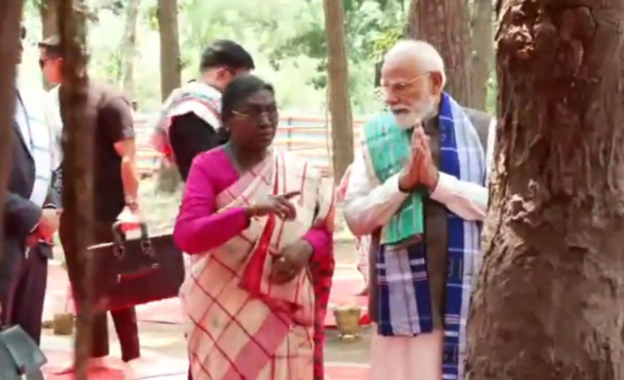 President Murmu, PM Modi offer prayers at Tribal Sacred Groves in Odisha; Launch projects worth Rs 47,600 crore
