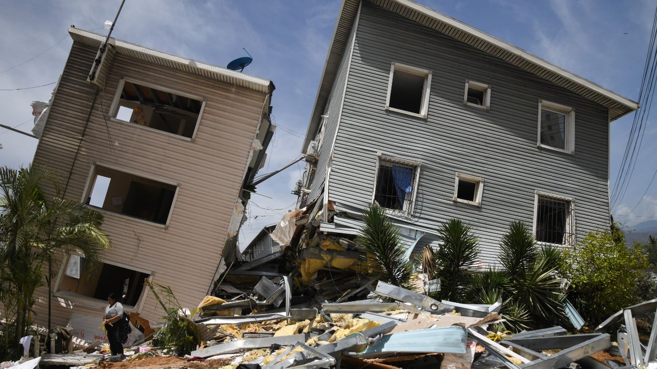 Magnitude 6.7 earthquake jolts Southern Philippines, a day after deadly Venezuela tragedy