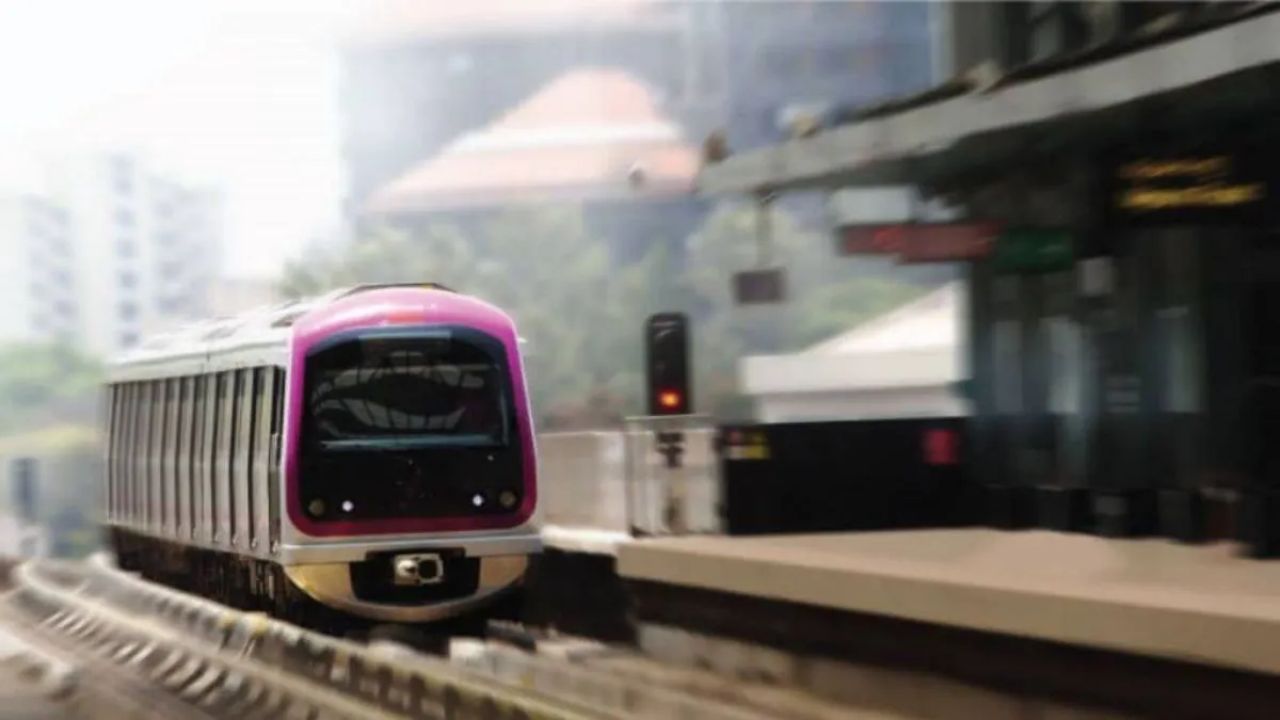 Bengaluru Metro Chaos: Purple line glitch leaves thousands stranded during rush hour