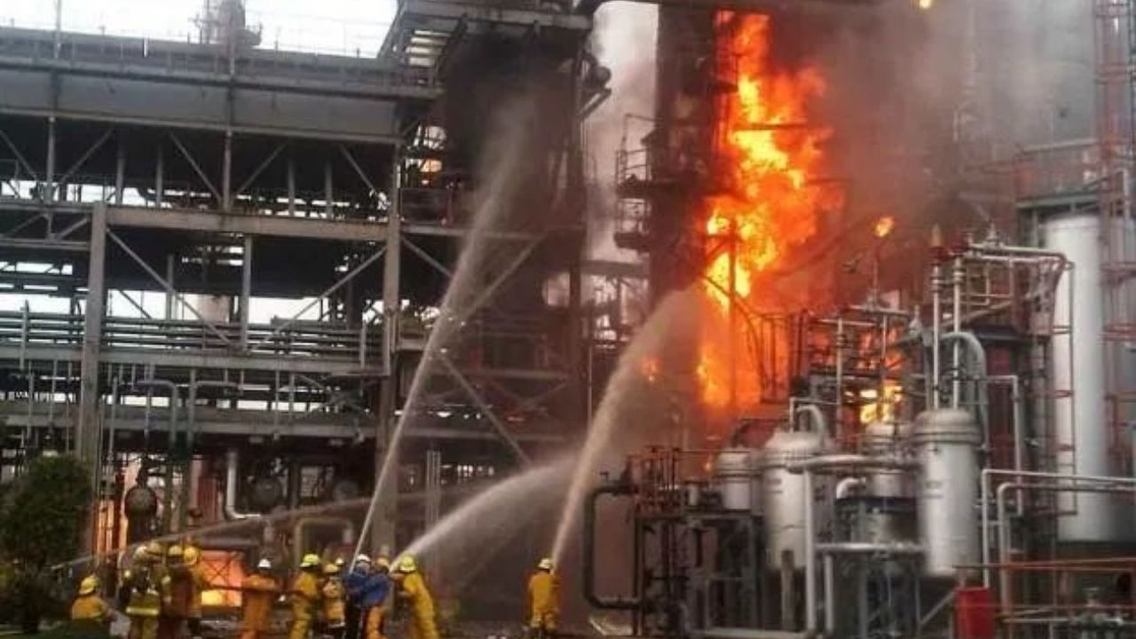West Bengal: Fire breaks out in Haldia Refinery pipeline; About 15 workers suffer burns