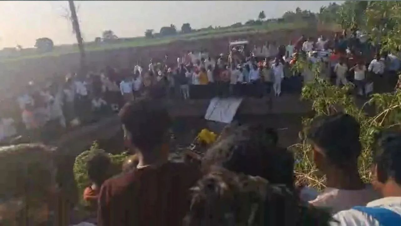 Eight pilgrims killed after pickup van falls into well in Maharashtra’s Solapur