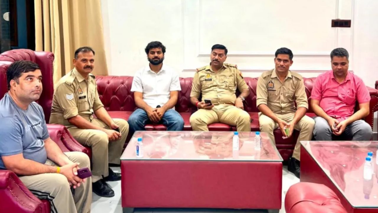 Noida police places SP leaders under house arrest ahead of Jantar Mantar protest