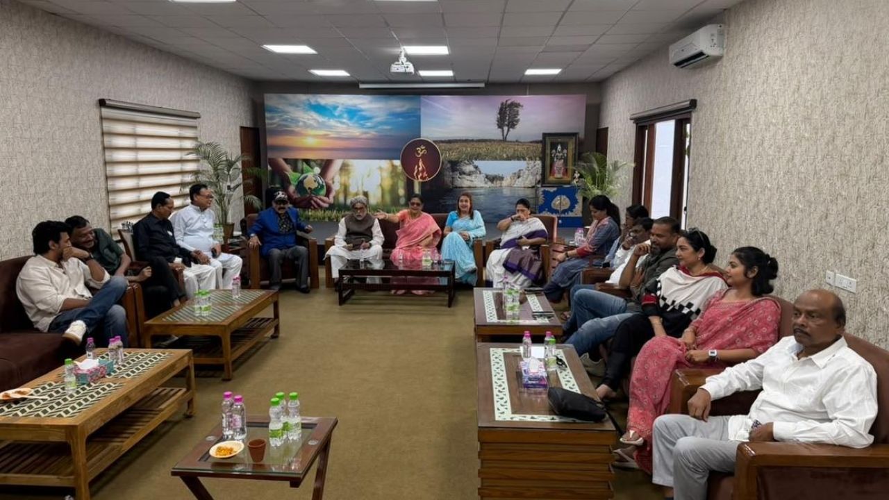 TMC Crisis: Rebel MPs meet Lok Sabha Speaker, Seek separate seating amid deepening party rift