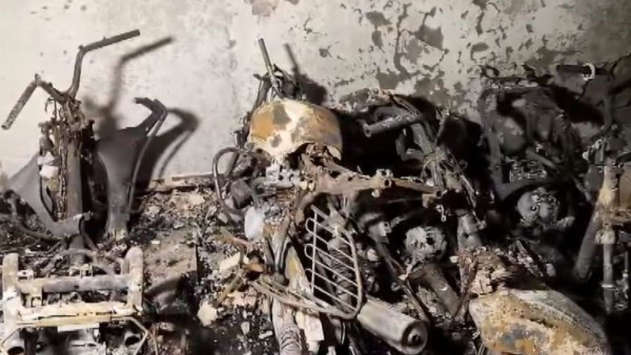 What sparked the deadly Tughlakabad fire in Delhi that killed three and trapped several residents?