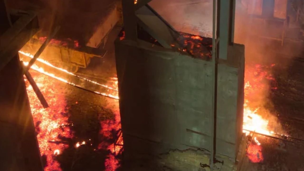 Major Accident in Visakhapatnam: Molten steel leak kills 8 workers, many injured