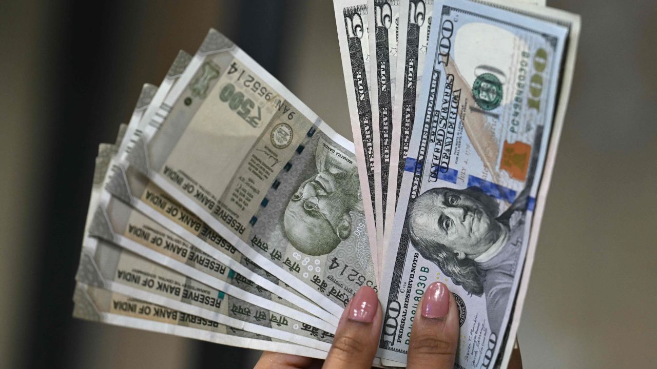 Crude oil slump? Rupee jumps to 95.20 against US dollar on Middle East peace hopes