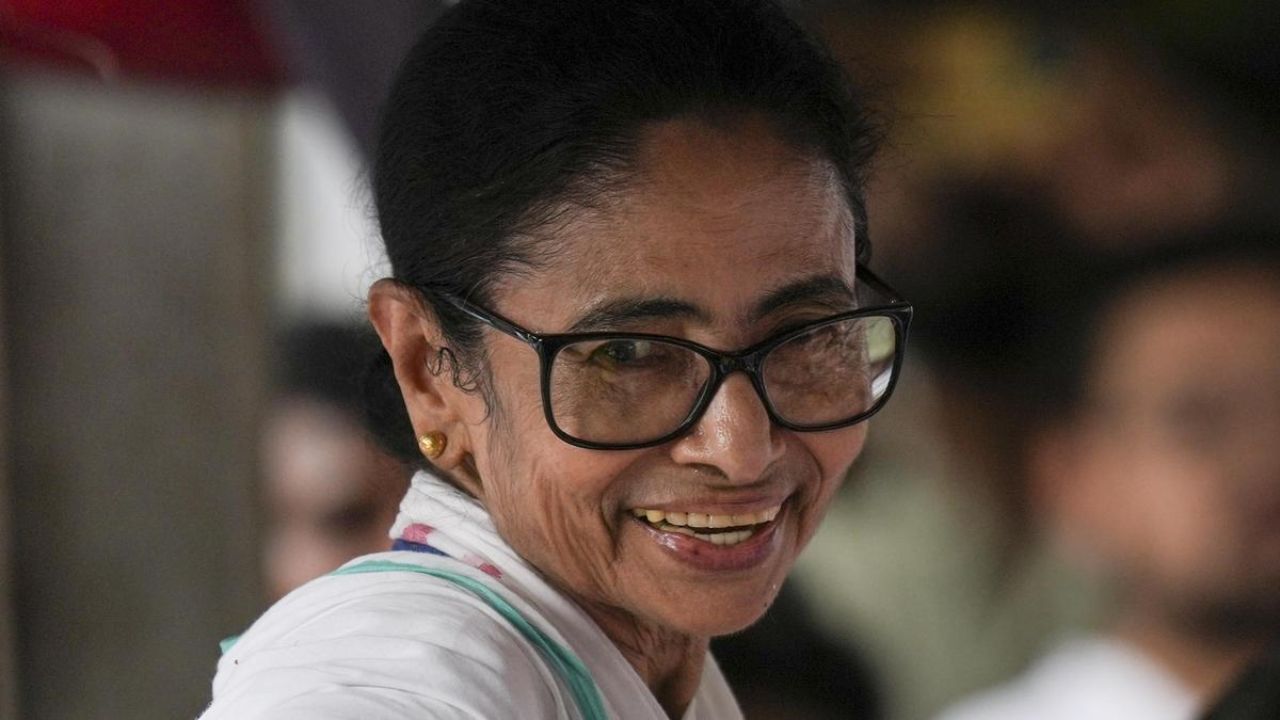 Remember, I Am Still Alive: Mamata slams rebel TMC leaders, dares them to directly join BJP