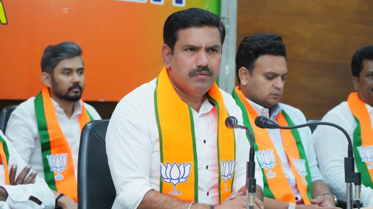 Karnataka BJP alleges irregularities in SIR exercise, claims process being conducted from Mosques