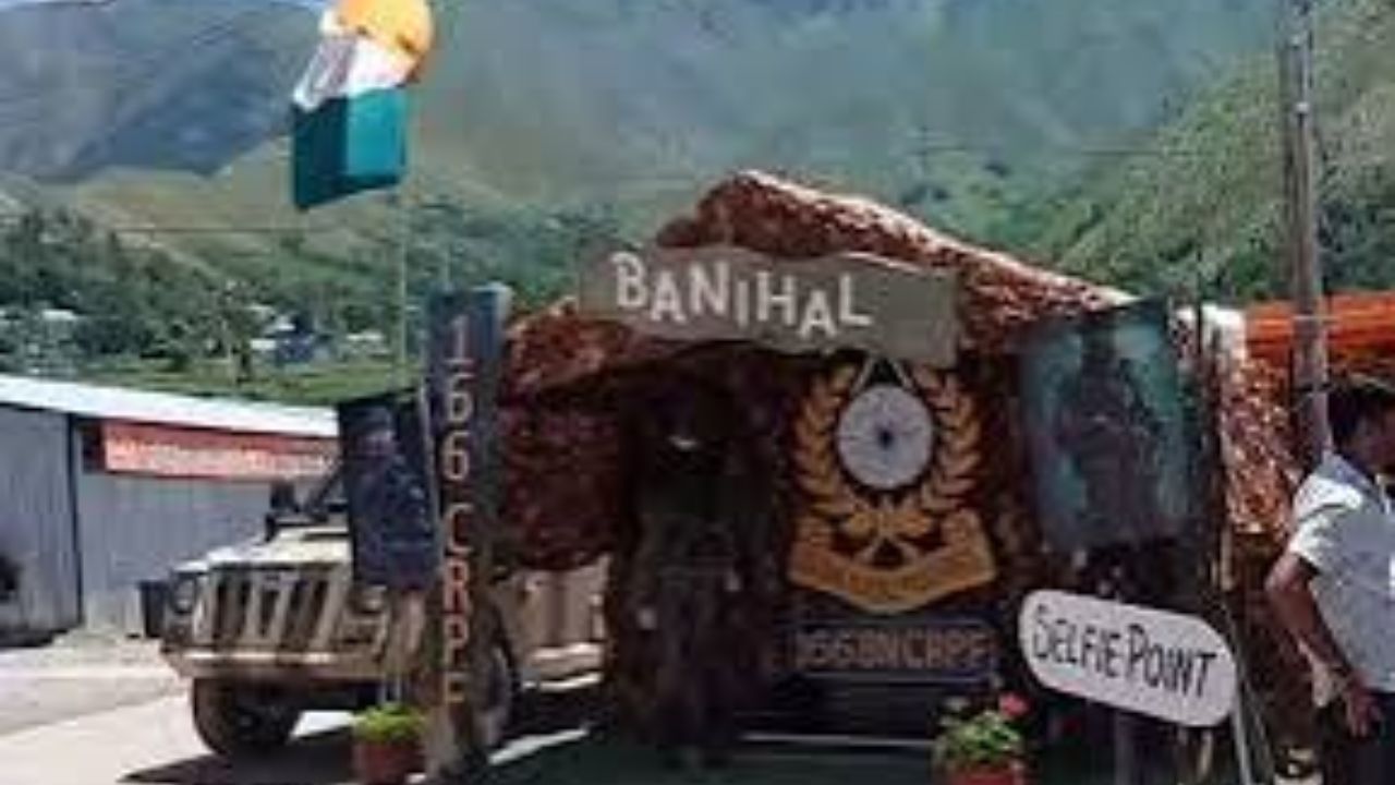 Amarnath Yatra 2026: Pilgrims praise Army security as Banihal selfie point becomes viral stop
