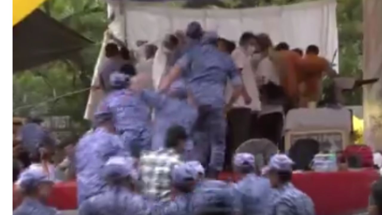 Sonam Wangchuk taken to hospital, protesters removed from Jantar Mantar