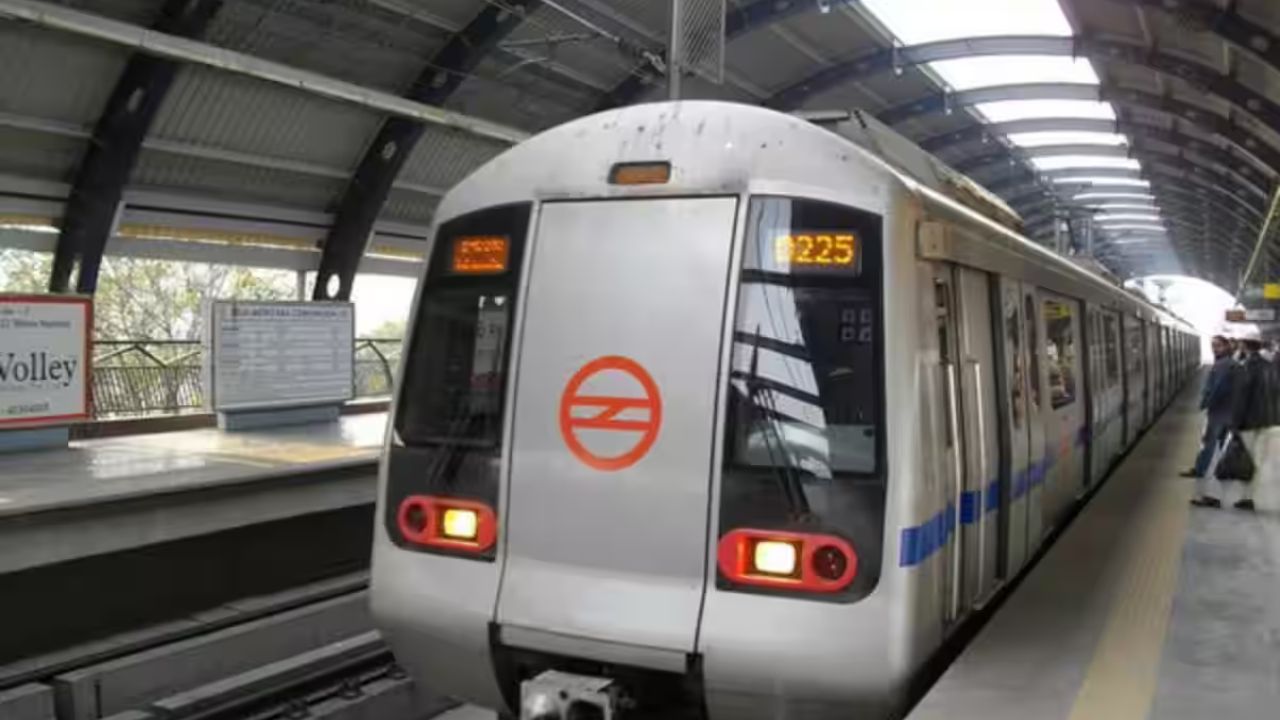 Delhi Metro Gates Shut Ahead of CJP’s ‘Chalo Sansad’ March; Commuters Face Disruption